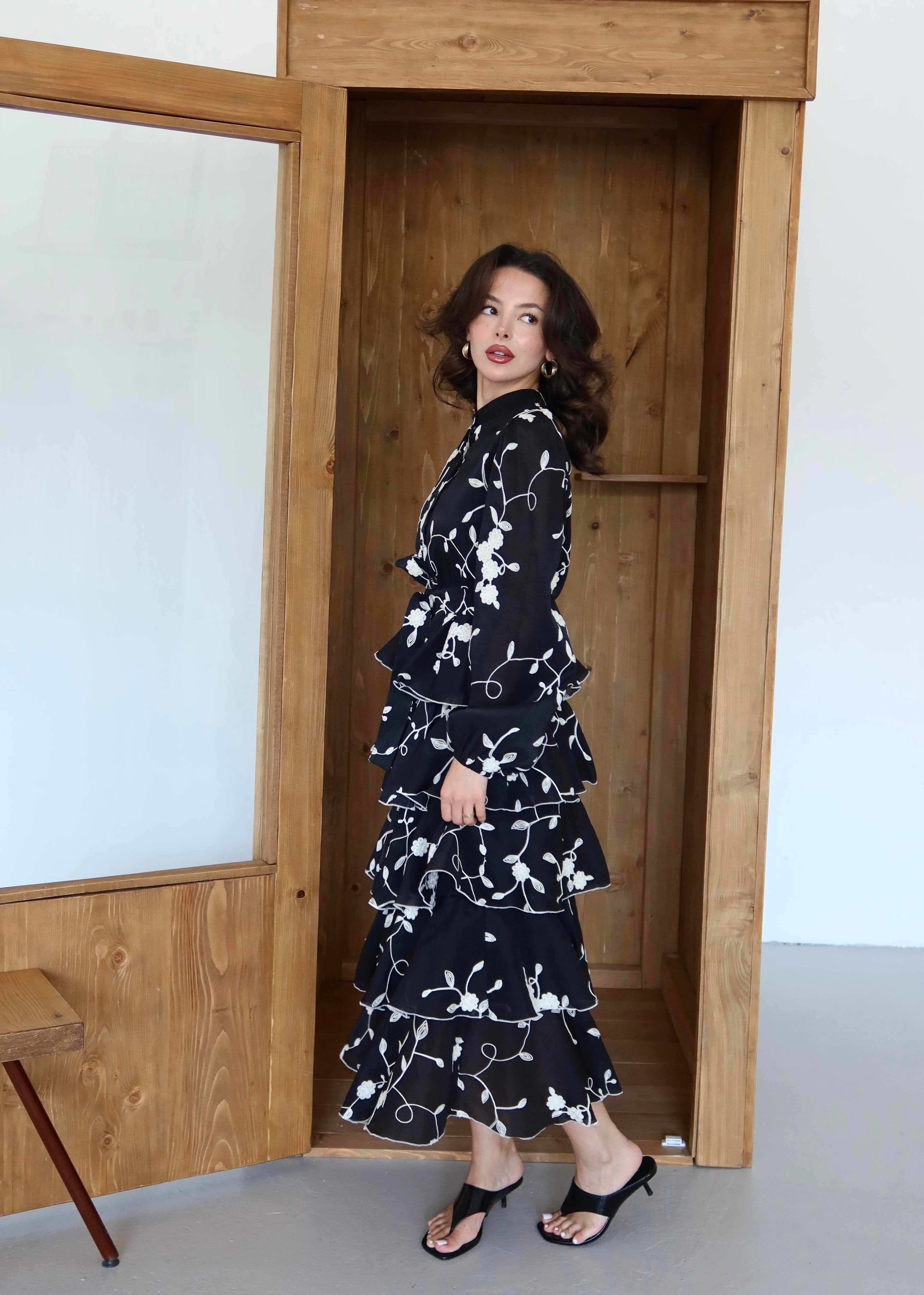 Katkat Nakışlı Elbise SİYAH