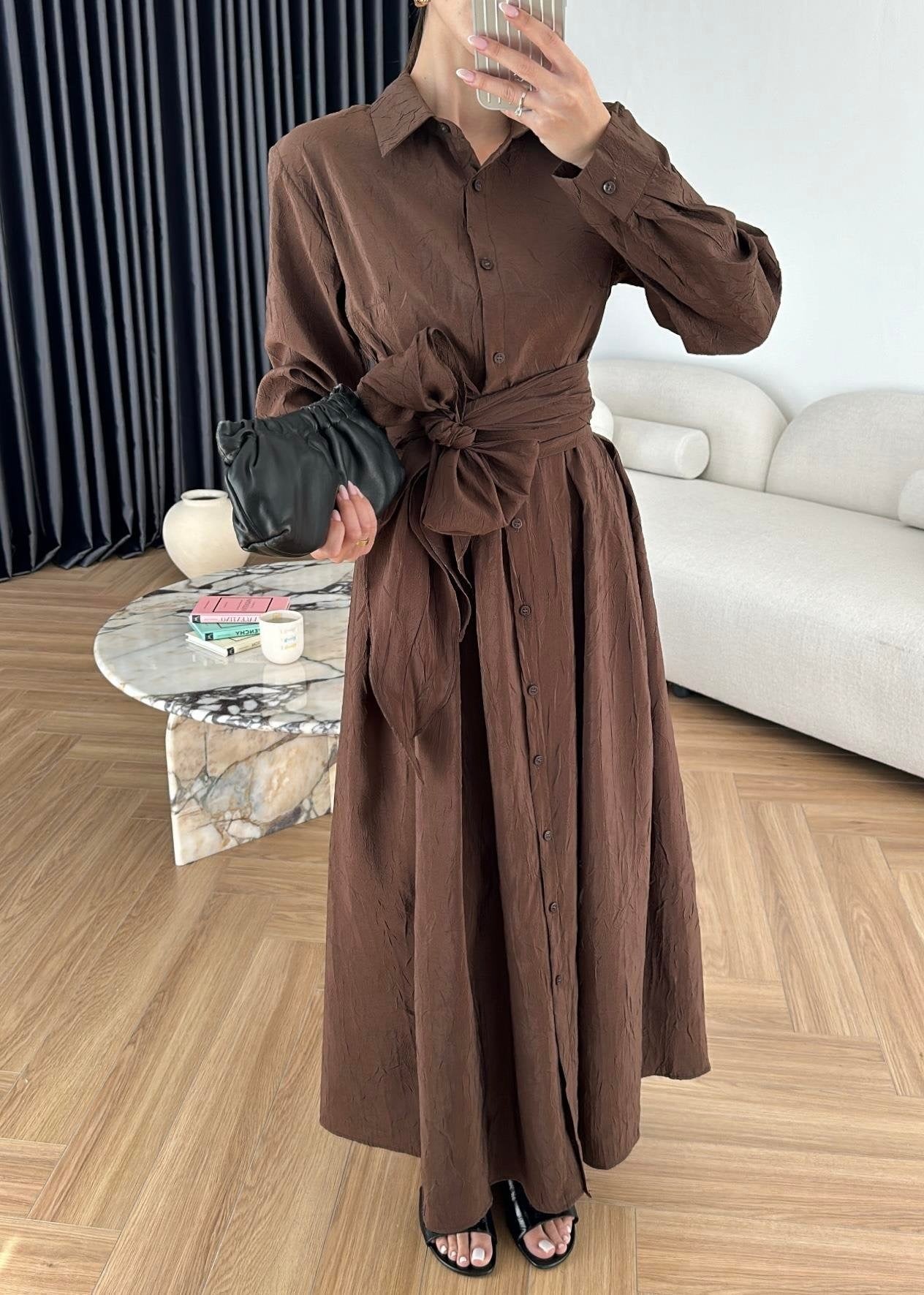 Kraşlı Beli Bağlamalı Elbise KAHVERENGİ