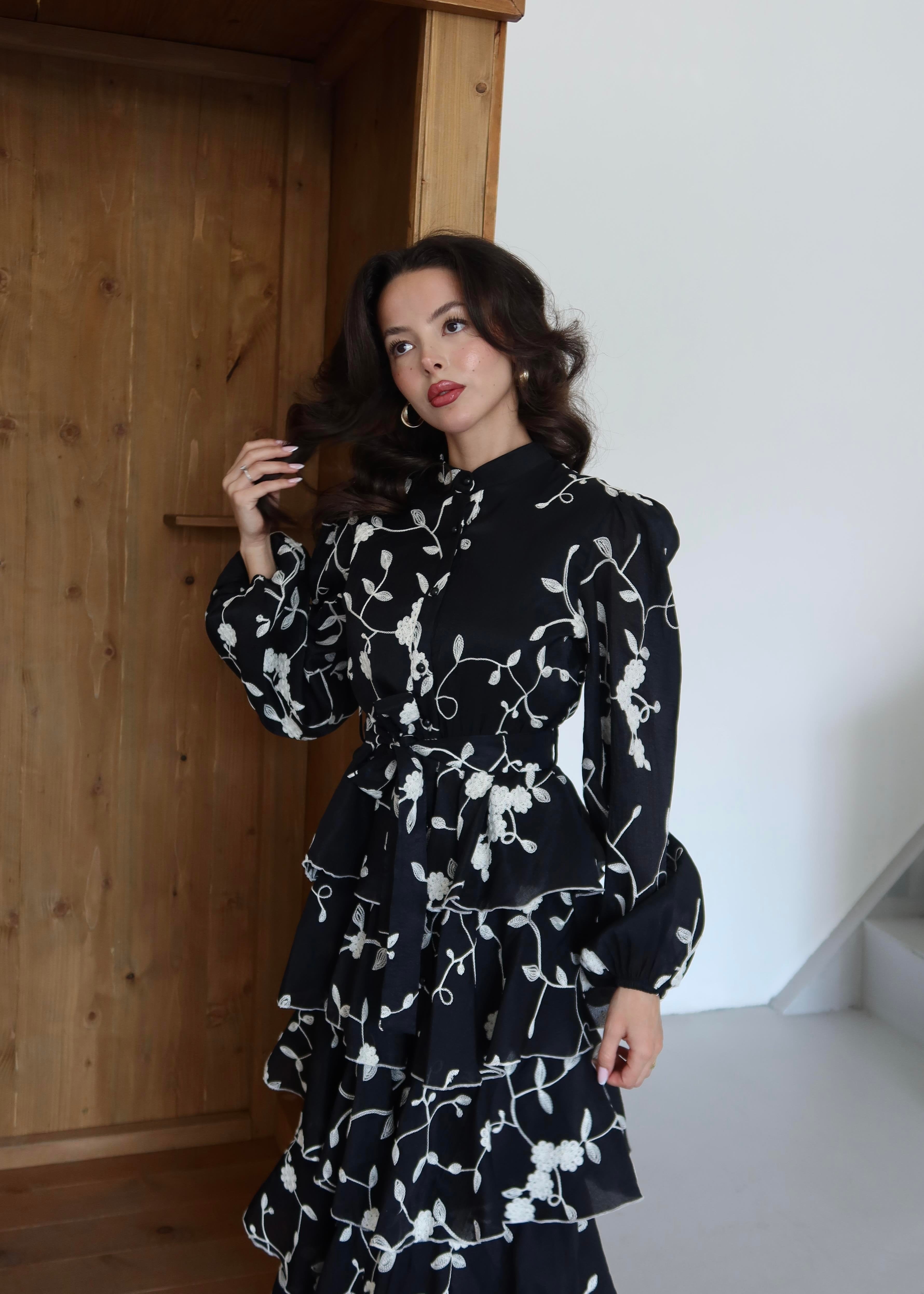 Katkat Nakışlı Elbise SİYAH